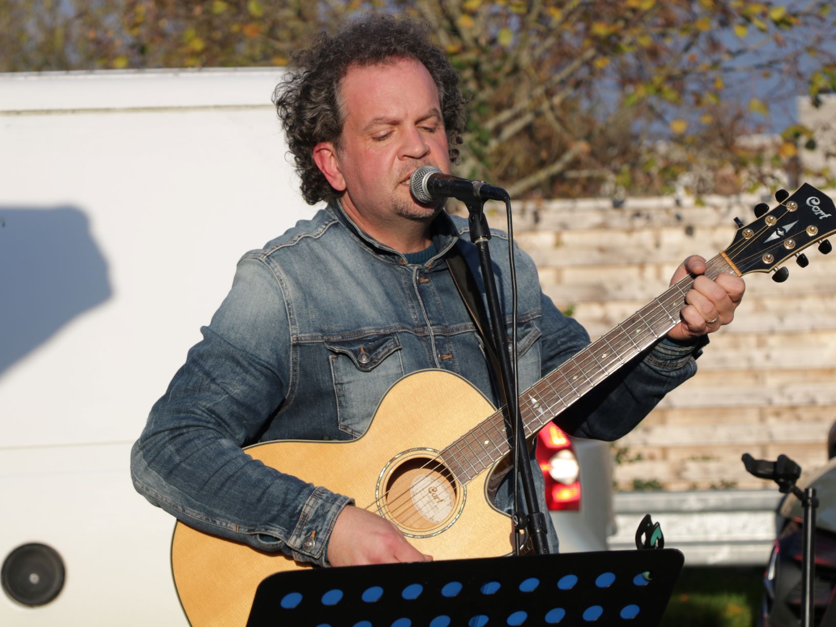 Portrait d'un biocoop'ain du magasin : Thibaud Dumaine, chanteur et guitariste